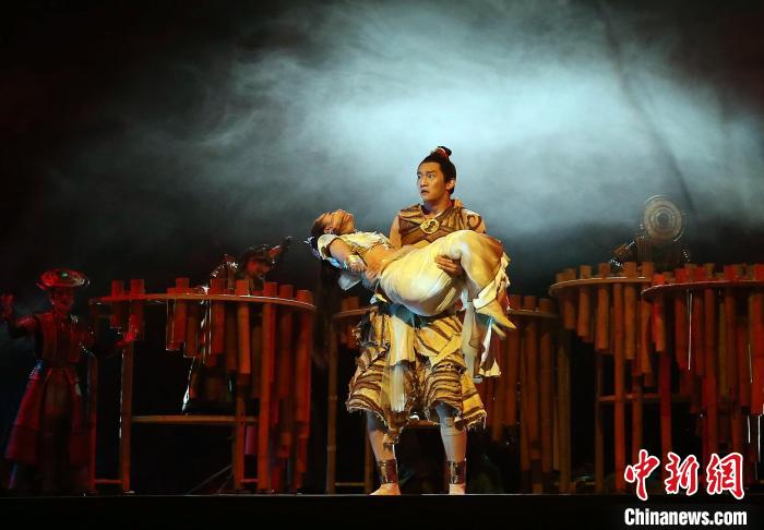 圖為《花腰竹女》演出劇照。　黃興鴻 攝