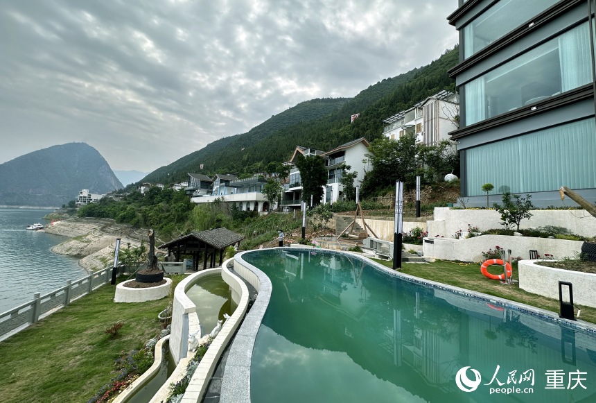 三峽里·竹枝村打造的特色民宿。人民網(wǎng)記者 劉政寧攝