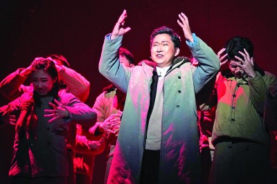 清華大學(xué)原創(chuàng)話劇《馬蘭花開》在港演出。新華社發(fā)