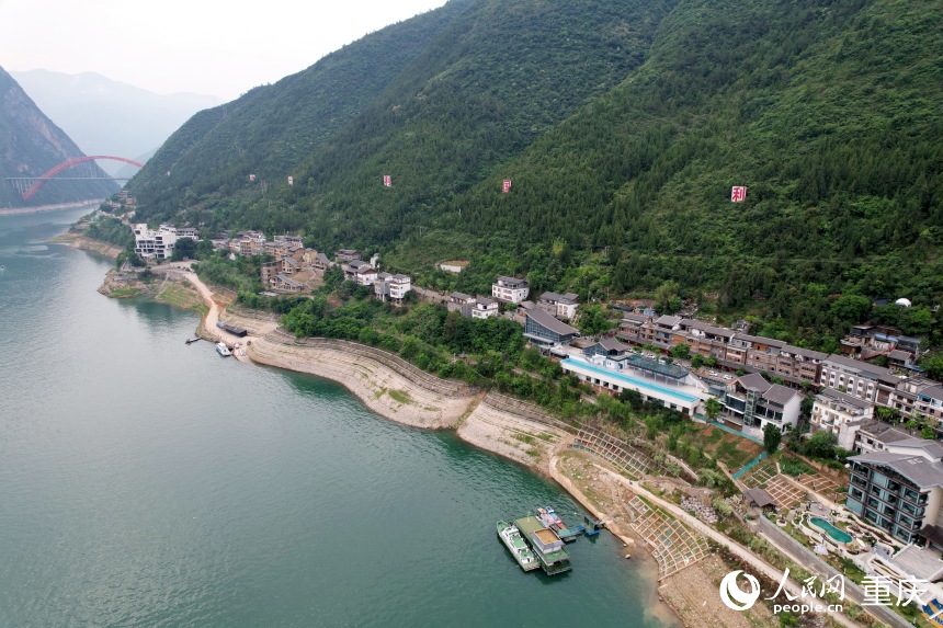 三峽里·竹枝村全長(zhǎng)2.5公里，如一條絲帶分布于長(zhǎng)江沿線。人民網(wǎng)記者 劉政寧攝